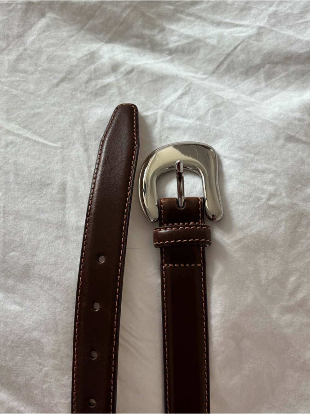 AUREUM Statement Buckle Belt in Tobacco & Silver